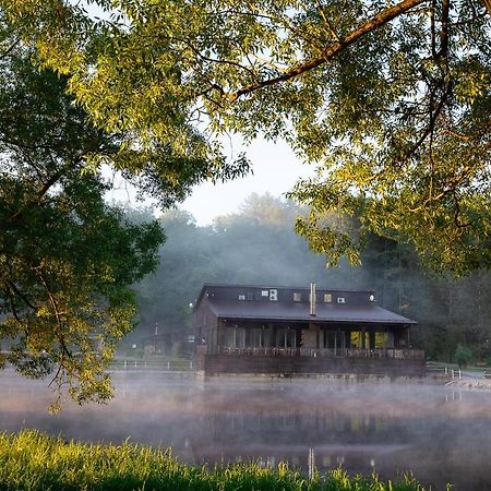 Загородный Отель Just Wood Osetrovskoye Lesnichestvo Exterior foto